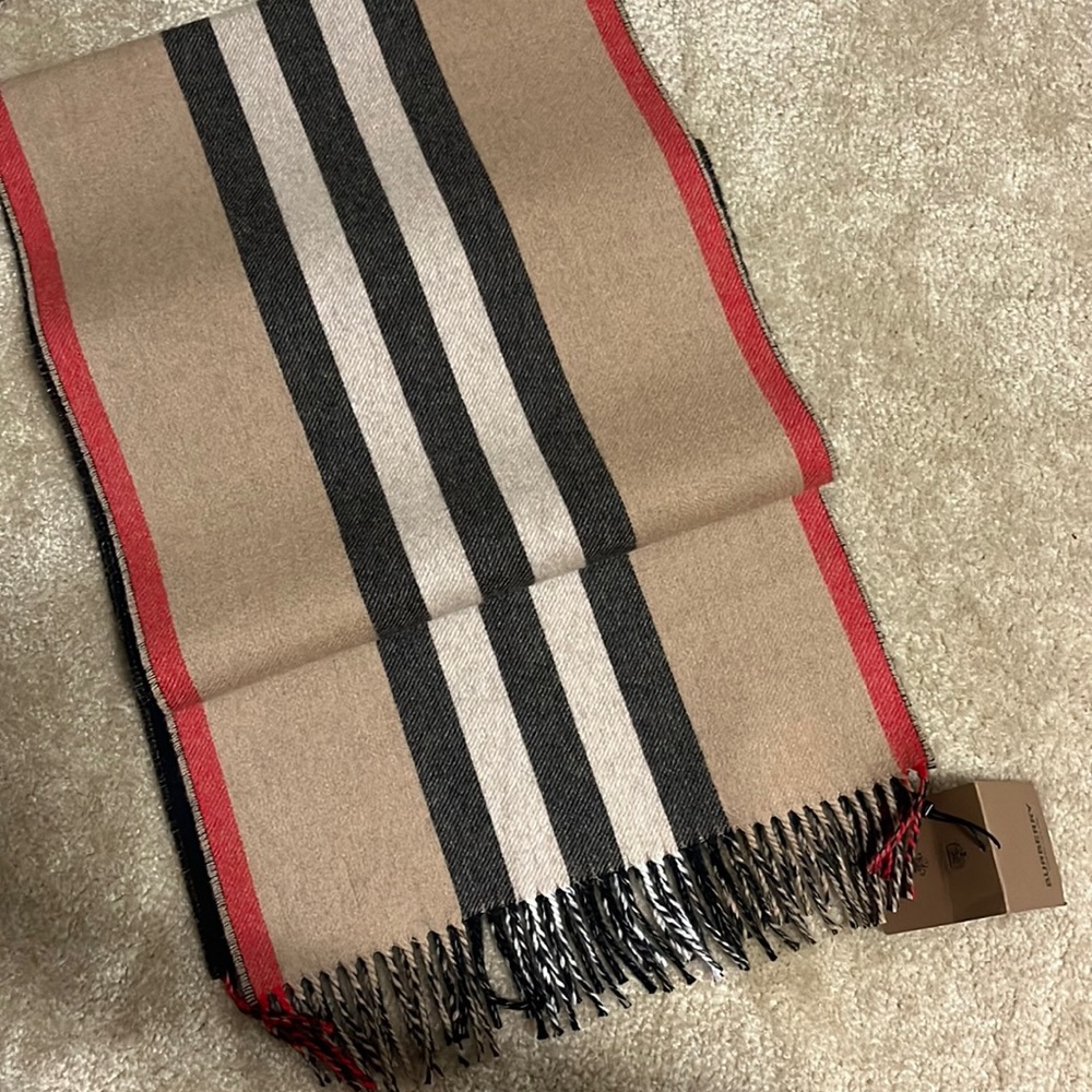 Burberry 200x35 Reversible Icon Stripe Cashmere Scarf